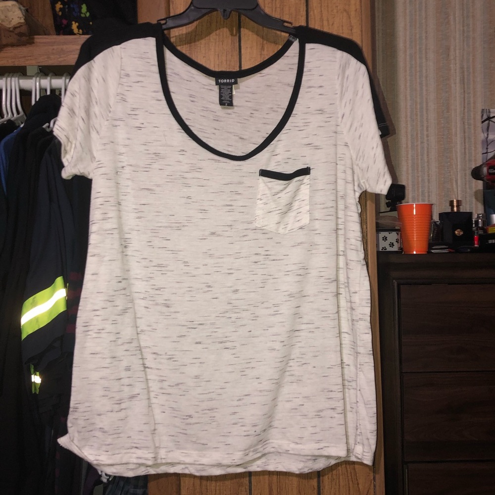 Cute black/white top